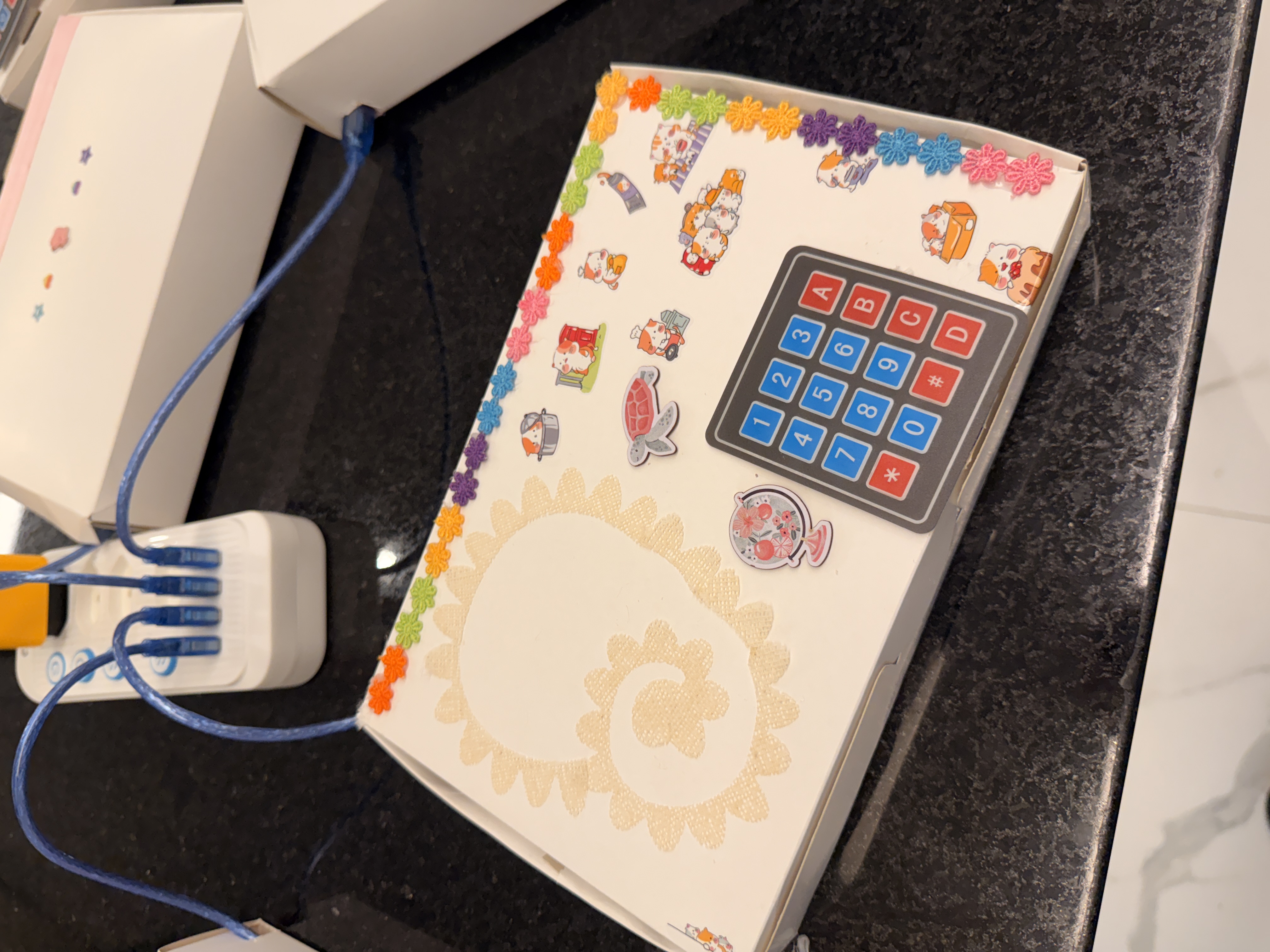 Caixa com Senha e Música - imagem 2